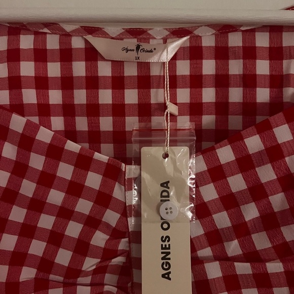 Red and White Ruffled Flutter Sleeve Blouse - Picture 2 of 3